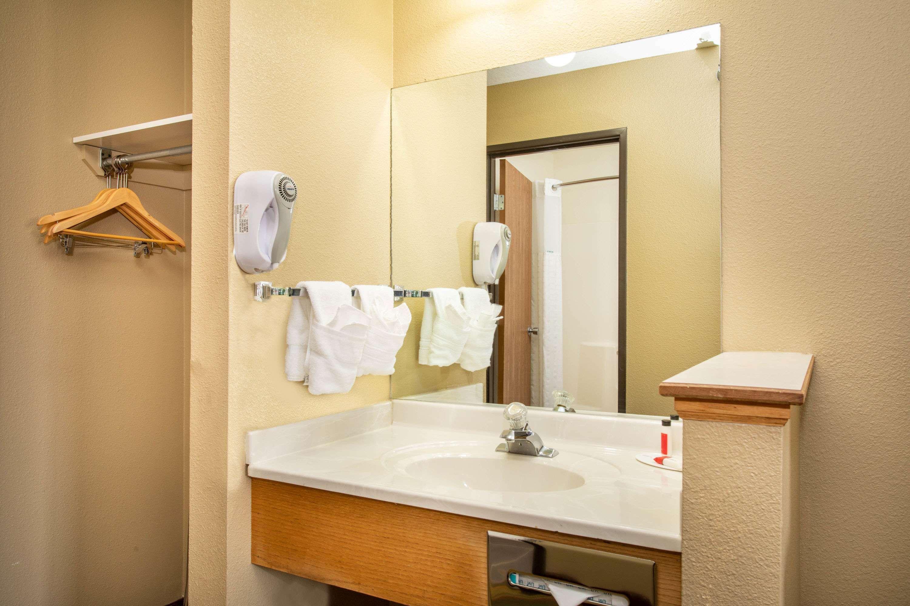 Super 8 By Wyndham Kremmling Hotel Bagian luar foto